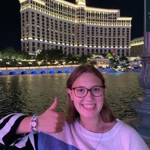 Meet your Posher, Claire